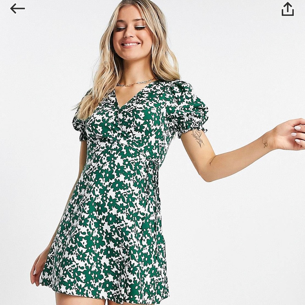 ASOS Urban Revivo Dress in Green💚💚